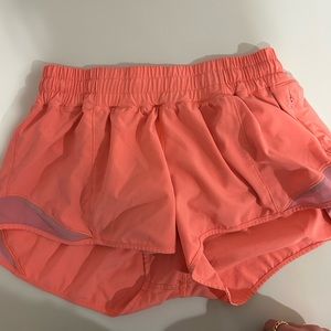 Lululemon hotty hot shorts 2.5